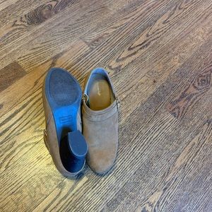 American Eagle Ankle Boot size 9 1/2 in Camel